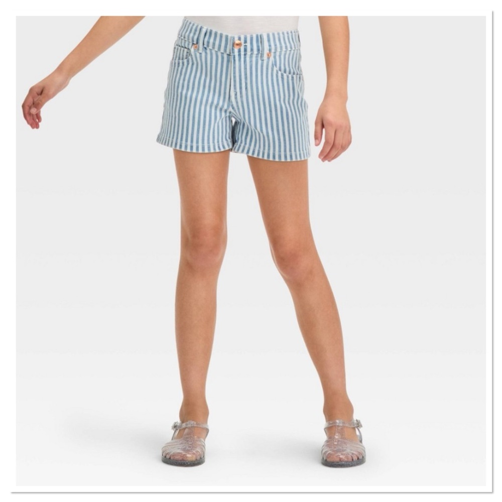 Girl’s Mid Rise Wide Striped Jean Shorts Cat & Jack